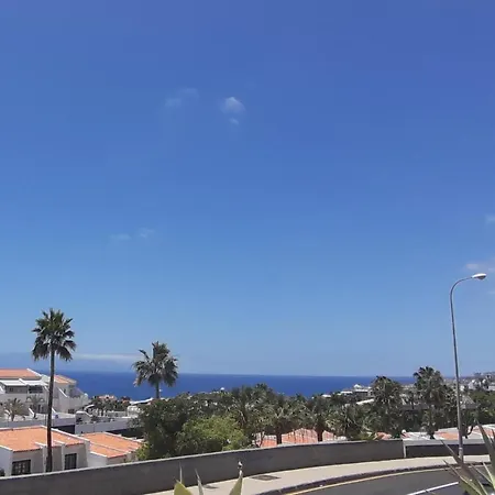 Island Village Heights Costa Adeje 호텔